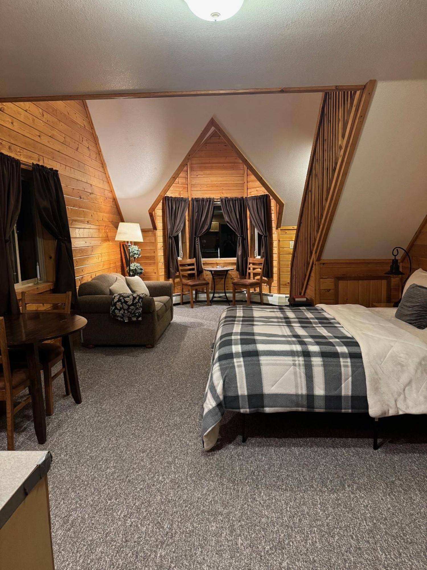 Susitna River Lodging, Suites Талкитна Экстерьер фото